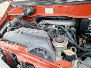 Toyota HiAce 2005 Red