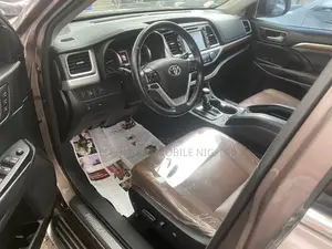 Toyota Highlander Limited 2019 Brown