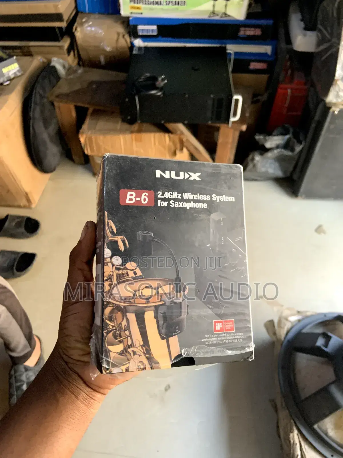 Nux B-6 Wireless Saxophone Microphone