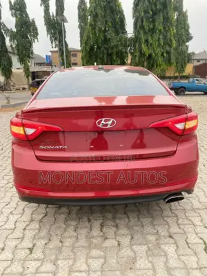Hyundai Sonata Sport Sedan FWD (2.4L 4cyl 6A) 2017 Red