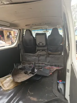 Toyota HiAce 2010 White