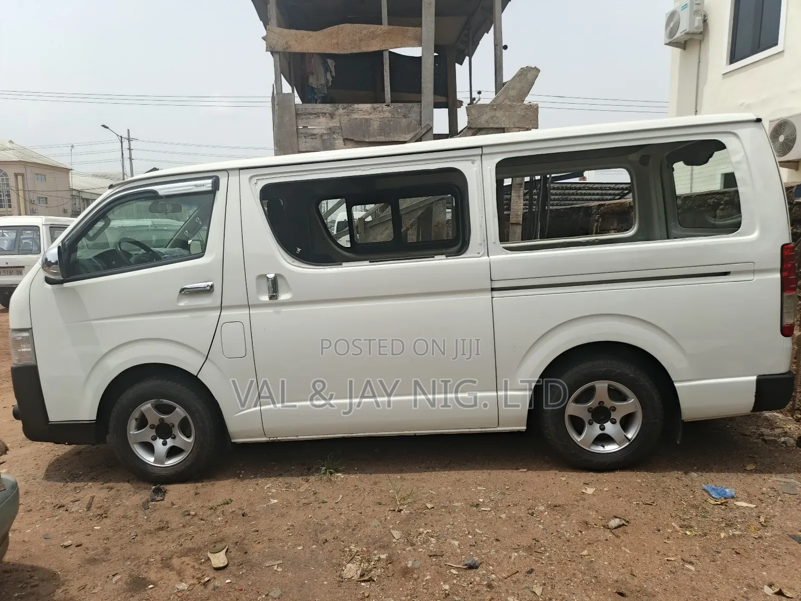 Toyota HiAce 2010 White