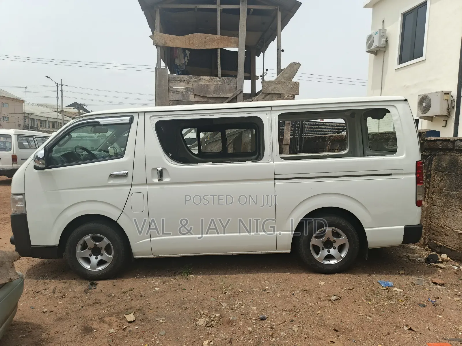 Toyota HiAce 2010 White