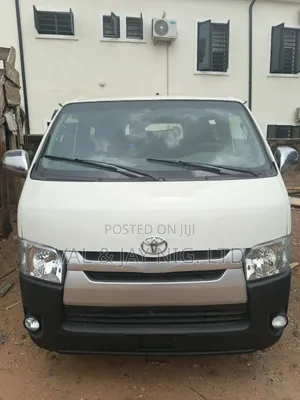 Toyota HiAce 2010 White