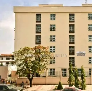 20bdrm Apartment in Sabo / Yaba for sale