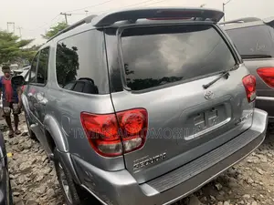 Toyota Sequoia 2006 Silver
