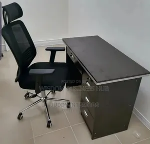 Swivel Office Chair and Table for Office Use