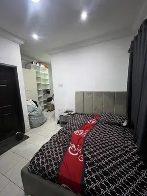3bdrm Shared Apartment in Southern View Estate, Lekki for rent