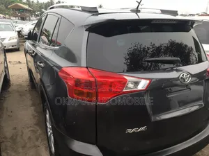 Toyota RAV4 Limited 4dr SUV (2.5L 4cyl 6A) 2014 Gray