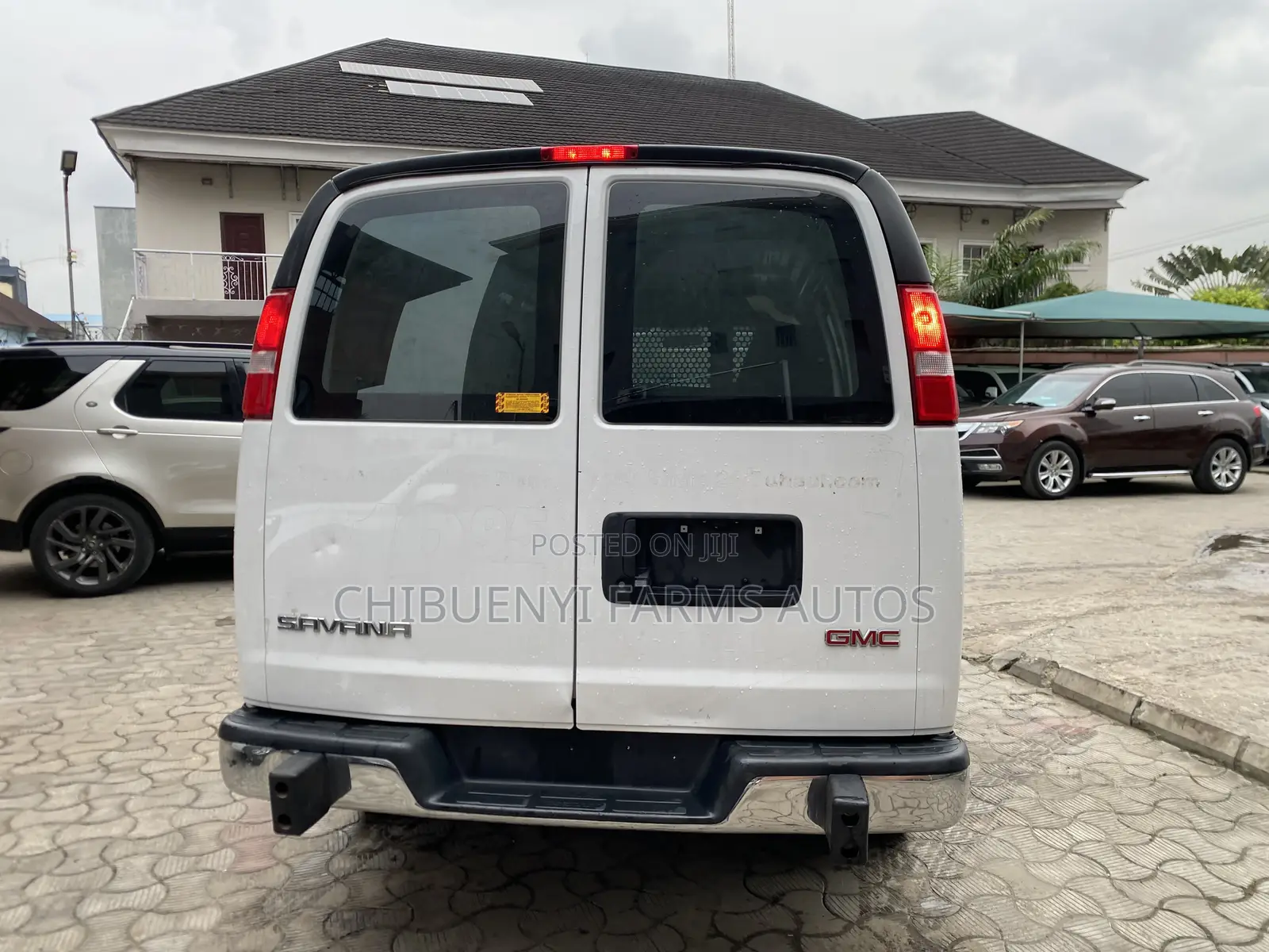 GMC Savana 2021 White