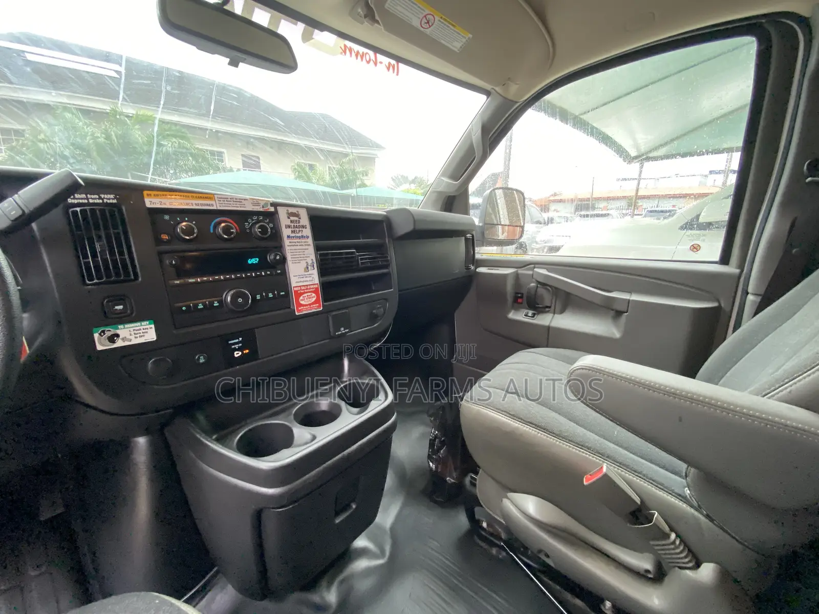 GMC Savana 2021 White