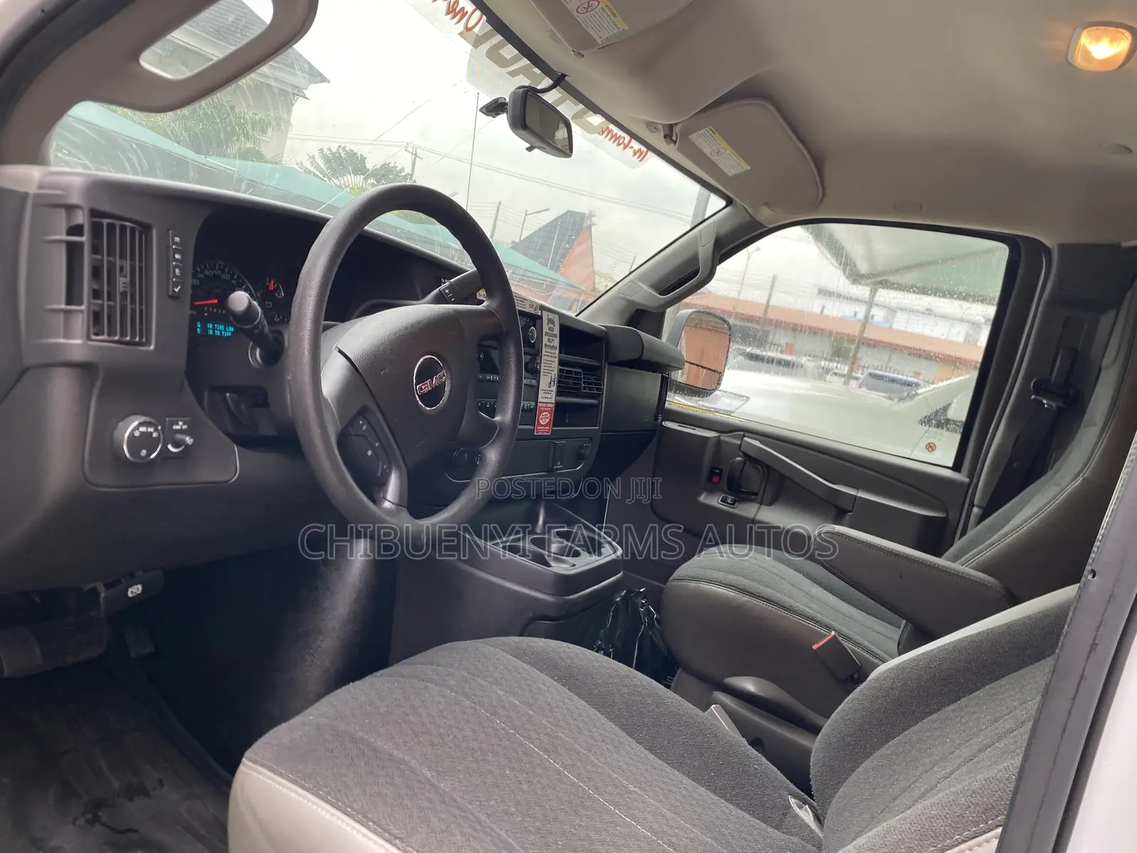 GMC Savana 2021 White
