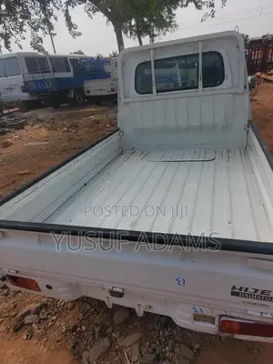Photo - Daihatsu Hijet 2006 White