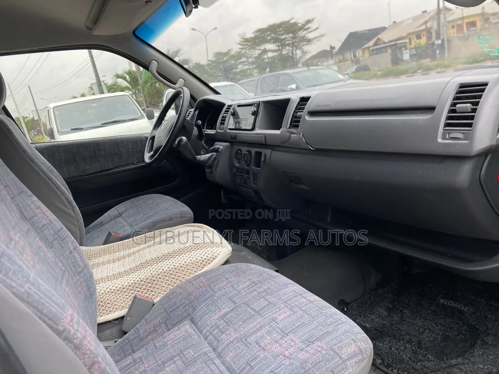 Toyota HiAce 2011 White