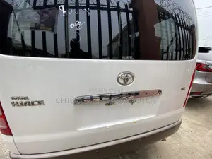 Toyota HiAce 2011 White