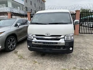 Toyota HiAce 2011 White