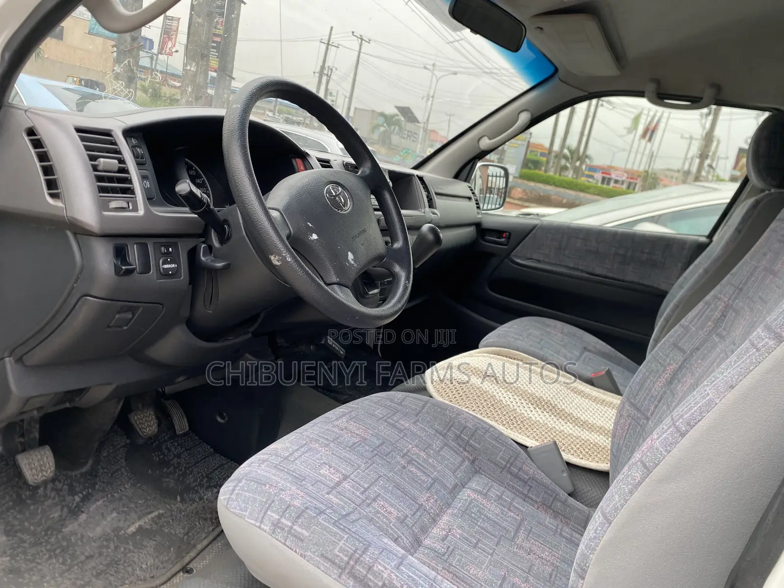 Toyota HiAce 2011 White