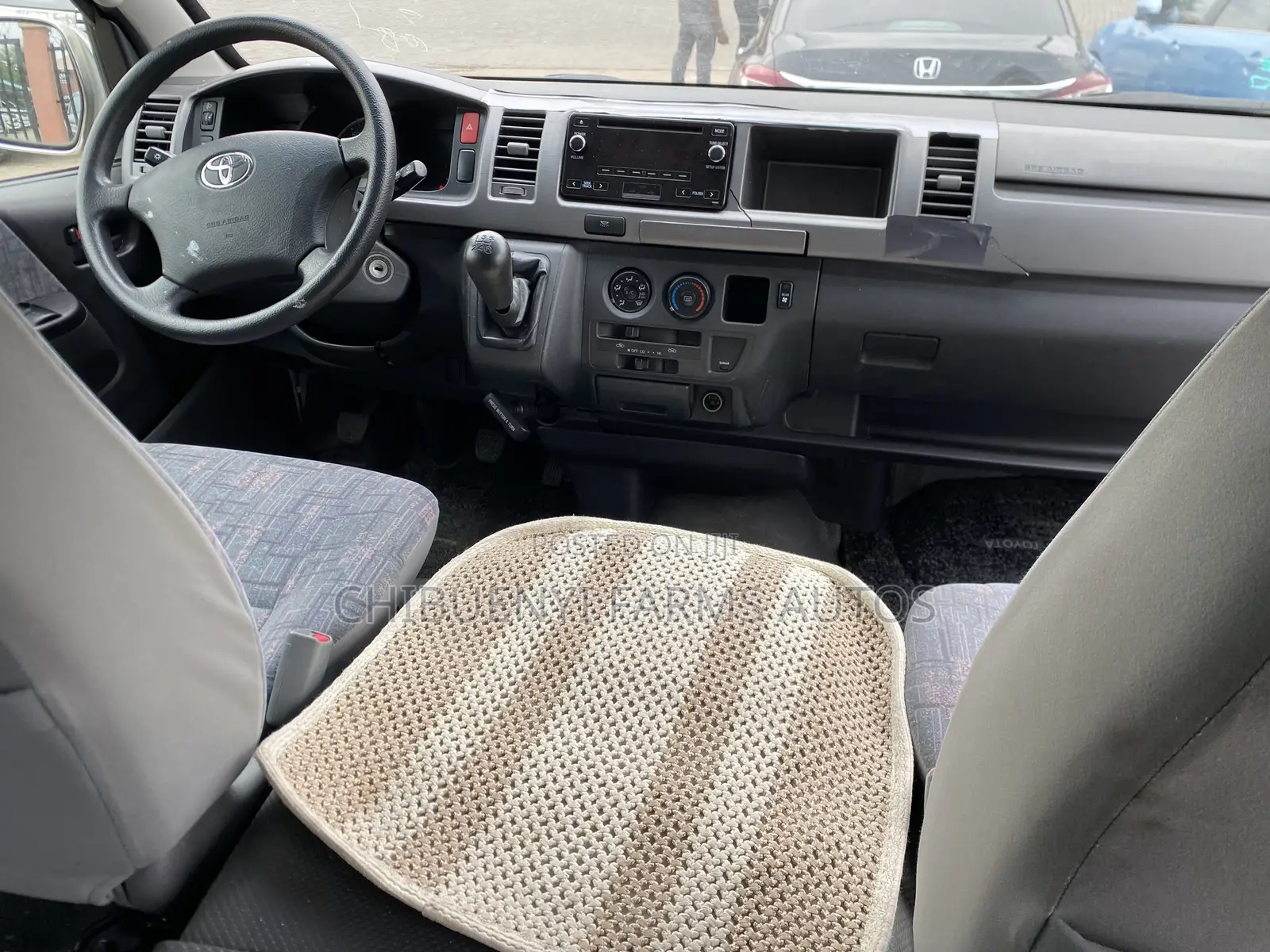 Toyota HiAce 2011 White