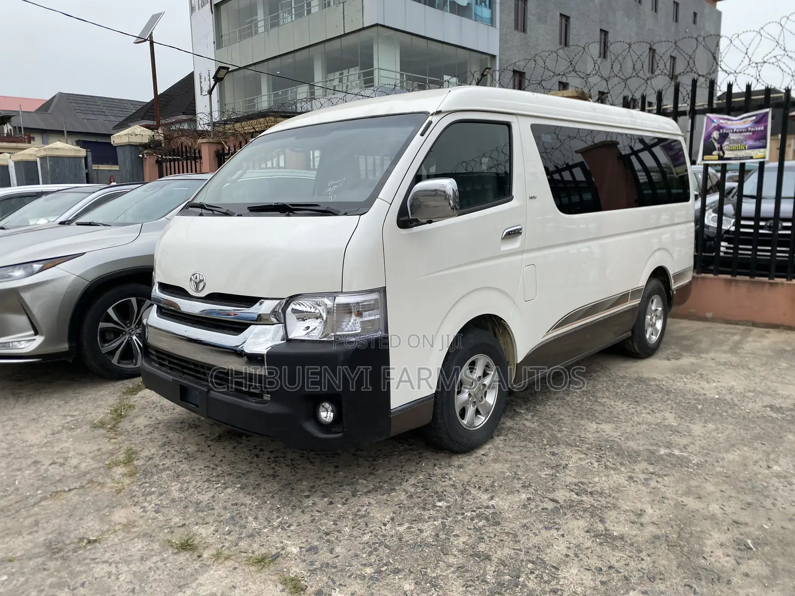 Toyota HiAce 2011 White