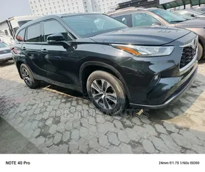 Toyota Highlander XLE AWD 2023 Black