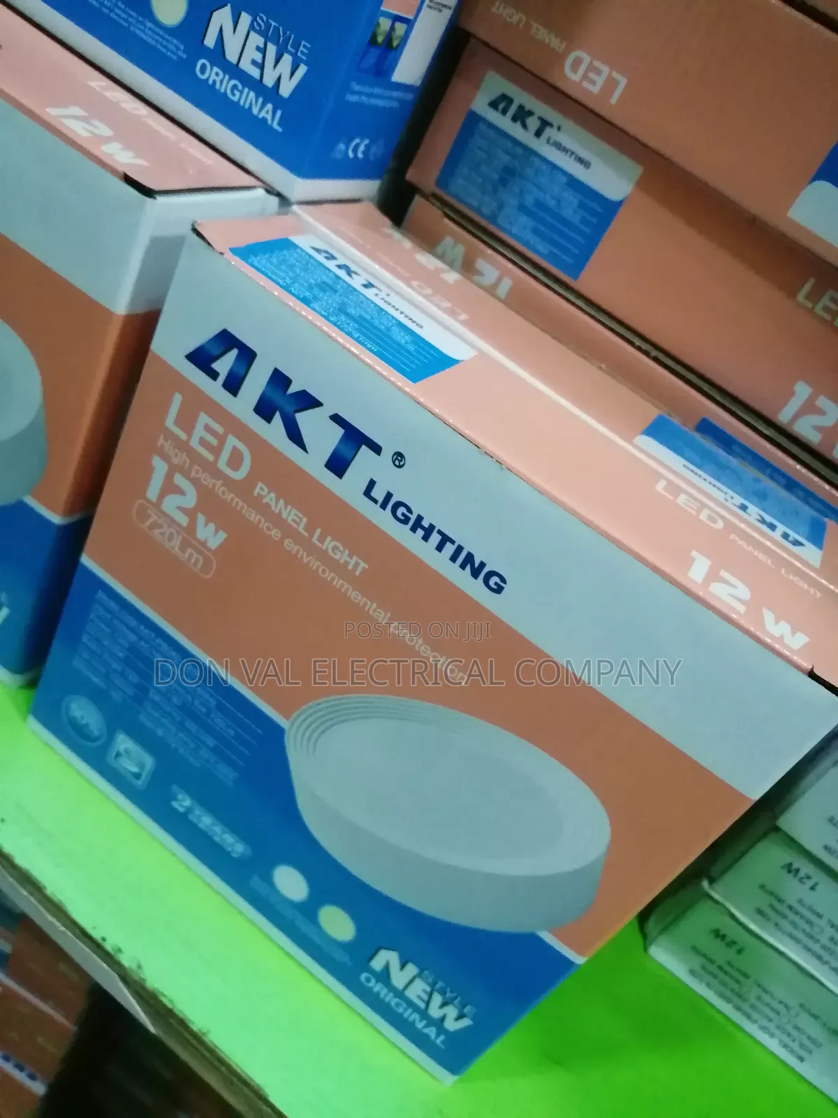 12wat Akt Surface Light