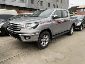 Toyota Hilux SR5 4x4 2019 Silver