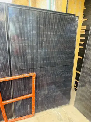 Original All Black 540wat Suntech Solar Panels Available