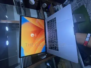 Laptop Apple MacBook Pro 2018 16GB Intel Core i9 SSD 512GB