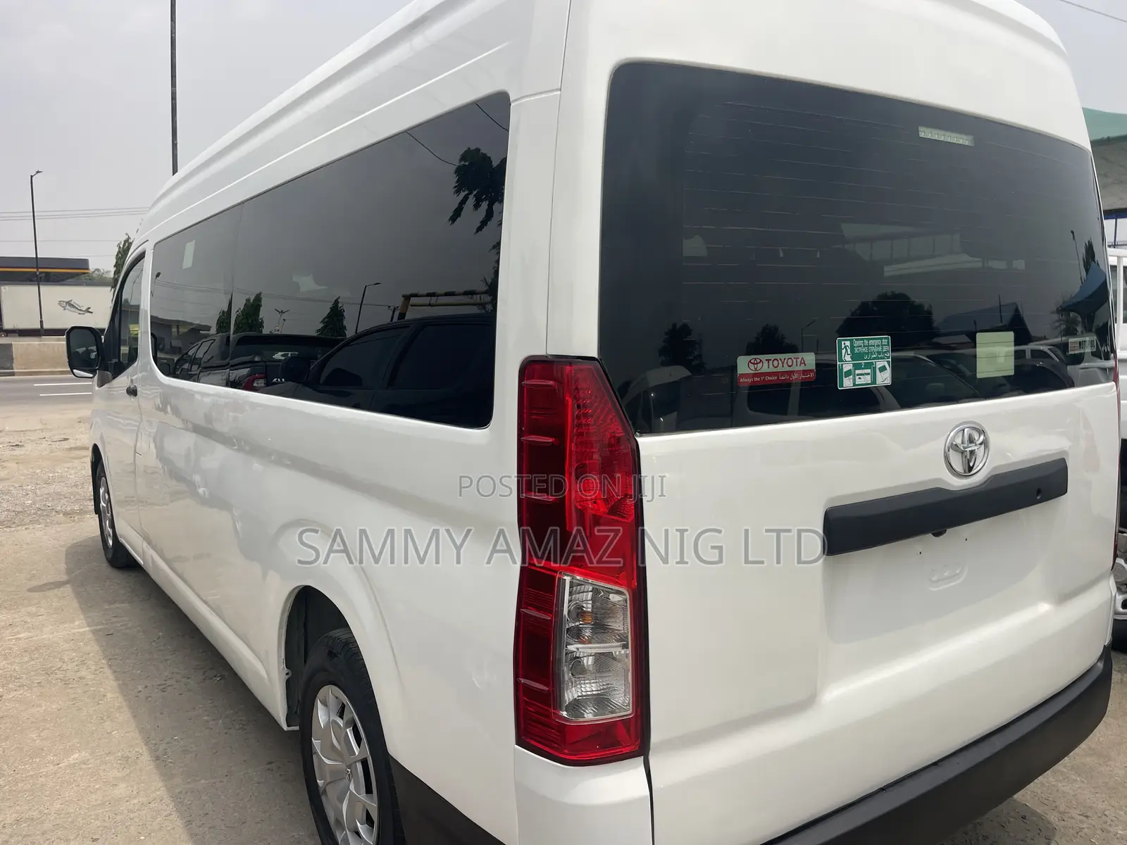 Toyota HiAce 2019 White
