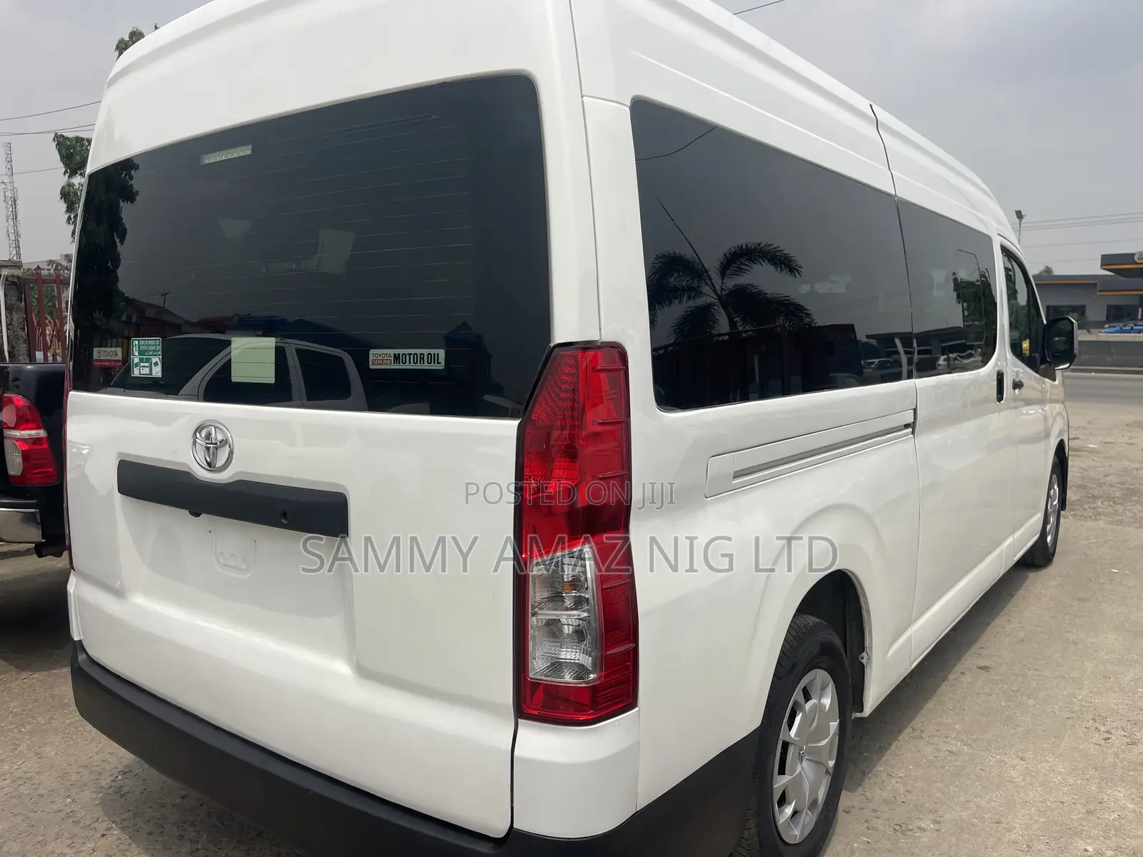 Toyota HiAce 2019 White
