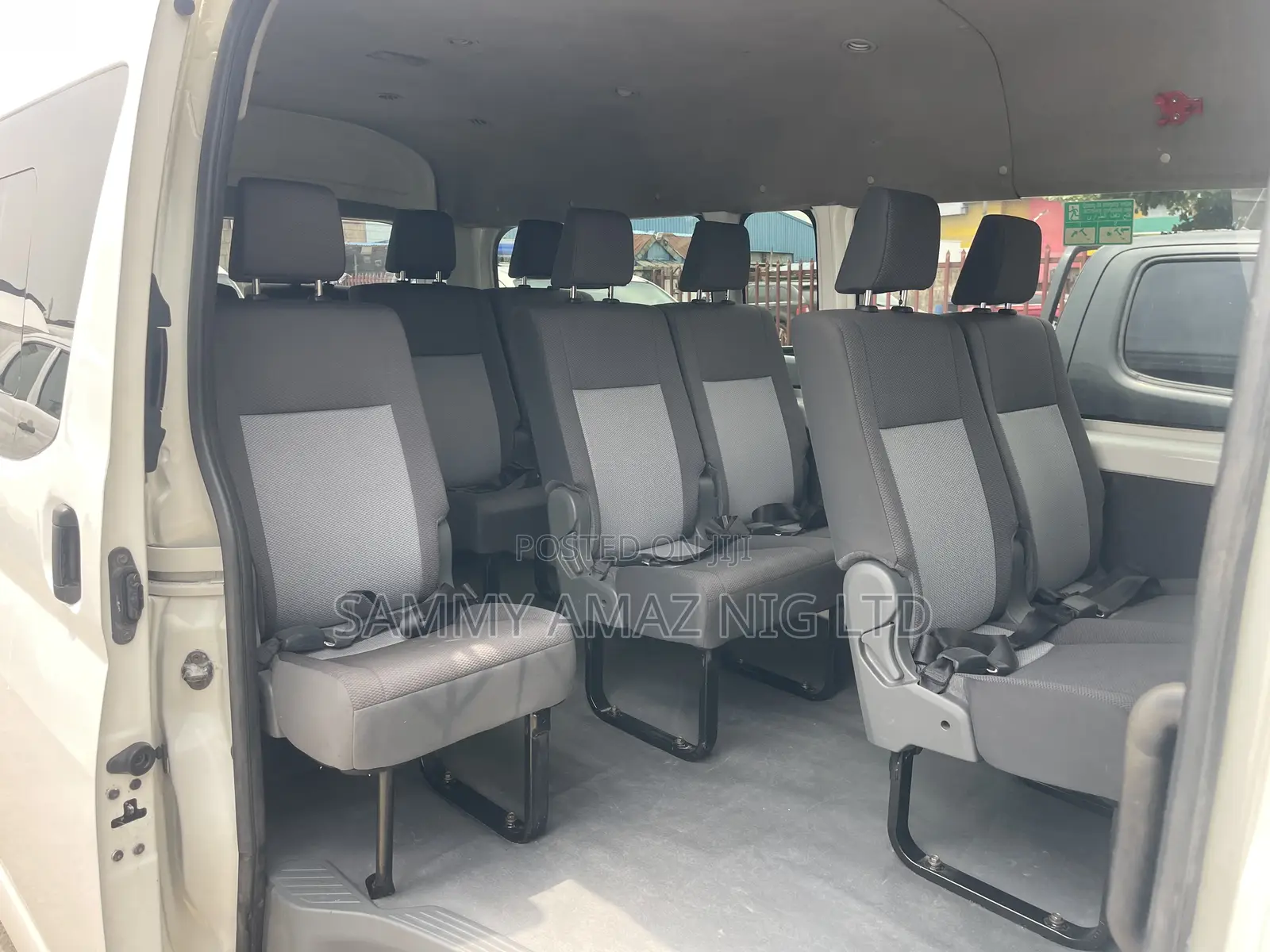 Toyota HiAce 2019 White