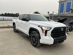 Photo - Toyota Tundra Limited Double Cab 6.5' Bed 2024 White