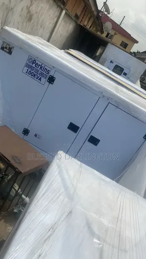 100kva England Soundproof Perkins Generator