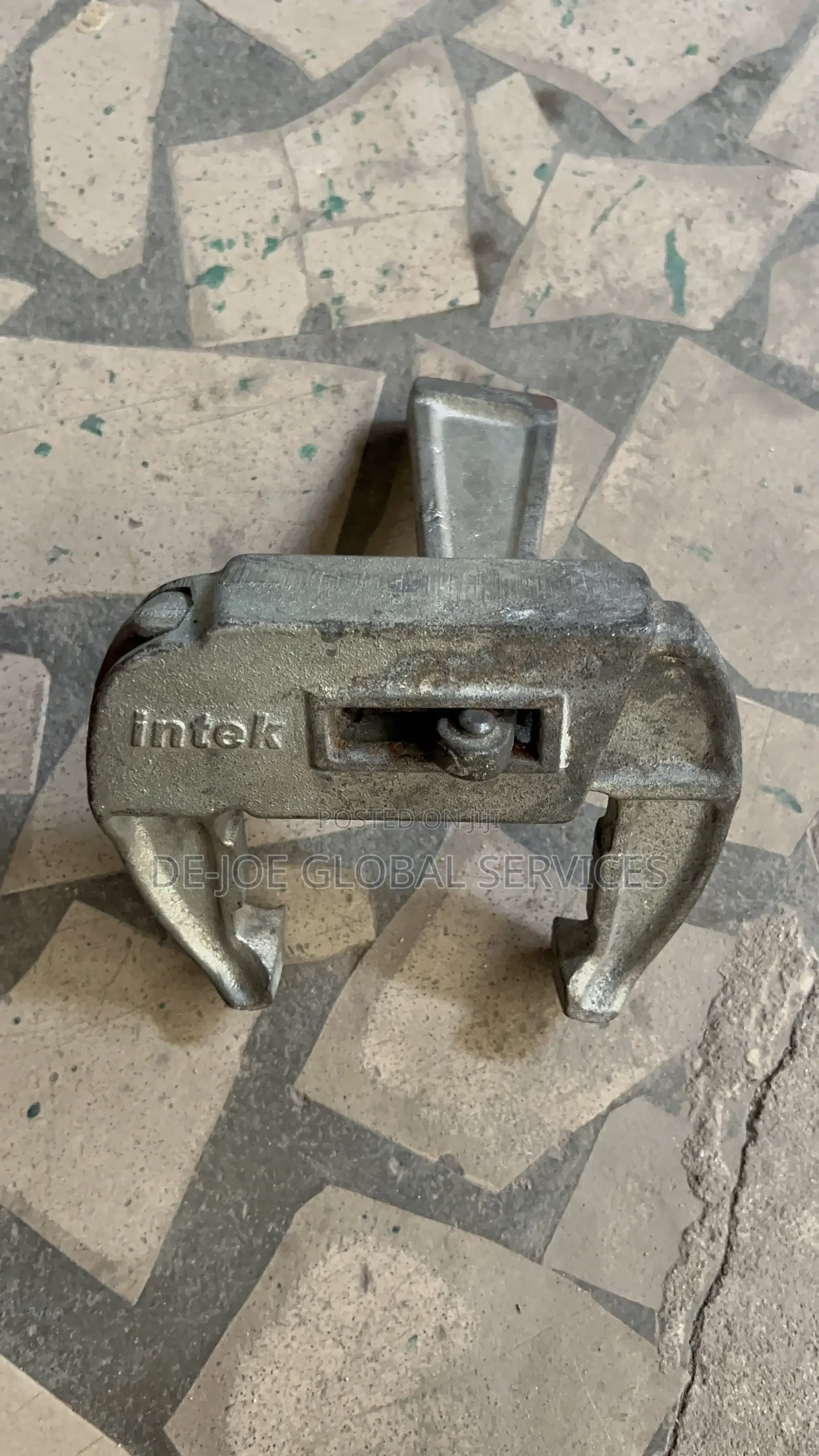 Alignment Clamp for Formwork System.