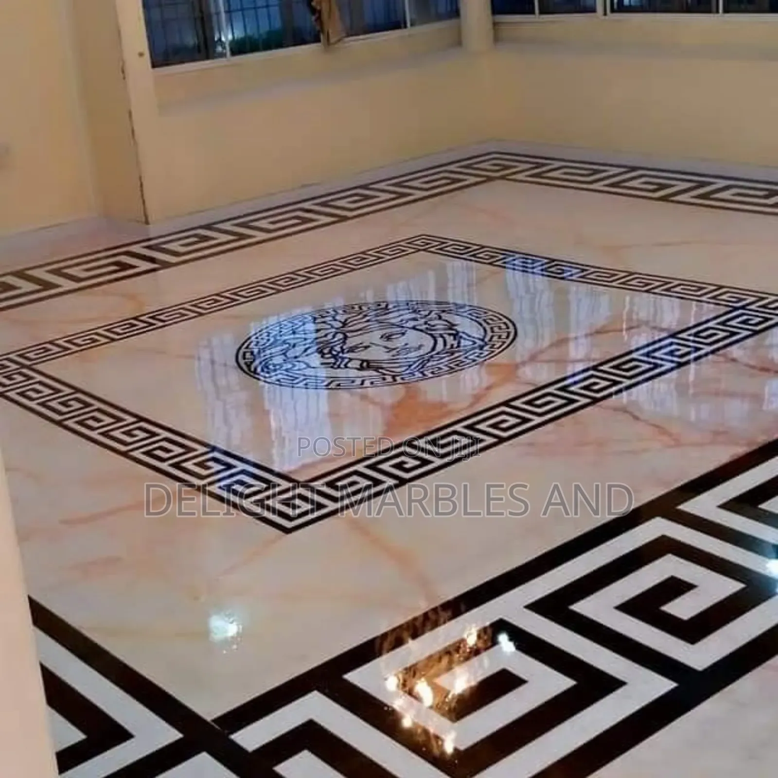 Marbles Centre Décor Tiles