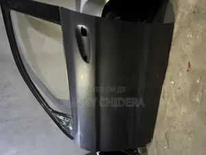 Gle/Ml 2017 Empty Front Door Each Side