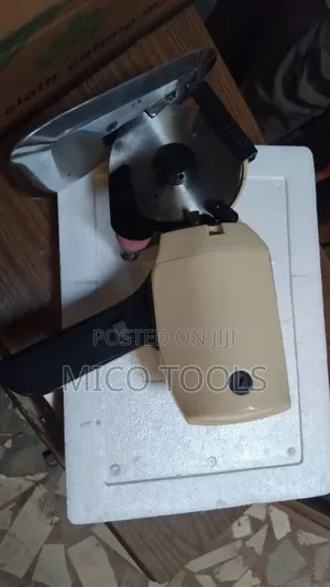 Cloth Cutting Machine