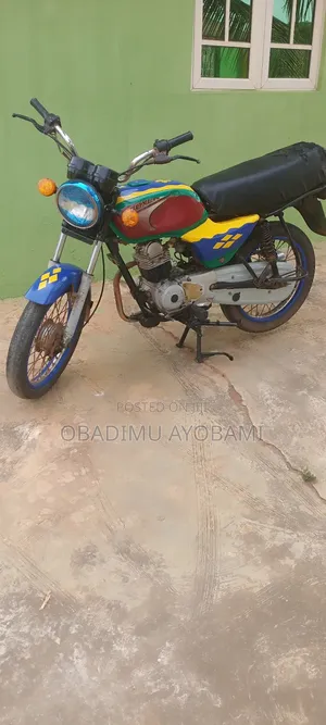 Photo - Bajaj Boxer 100 2020