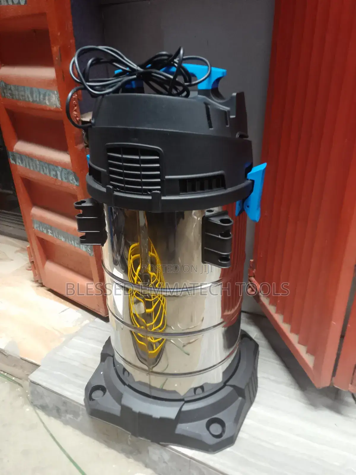 80 L Vacuum Cleaner