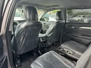 Toyota Highlander XLE 2019 Gray