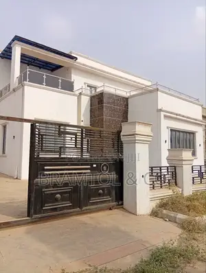 5bdrm Duplex in Sabon Lugbe for sale