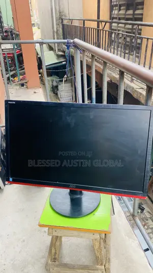 24 Inches Monitor