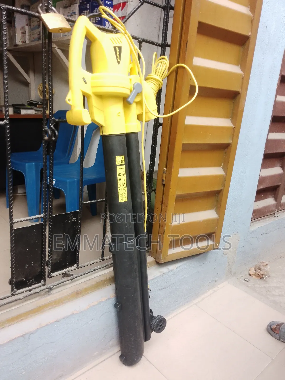 Electric Vacuum Cleaner