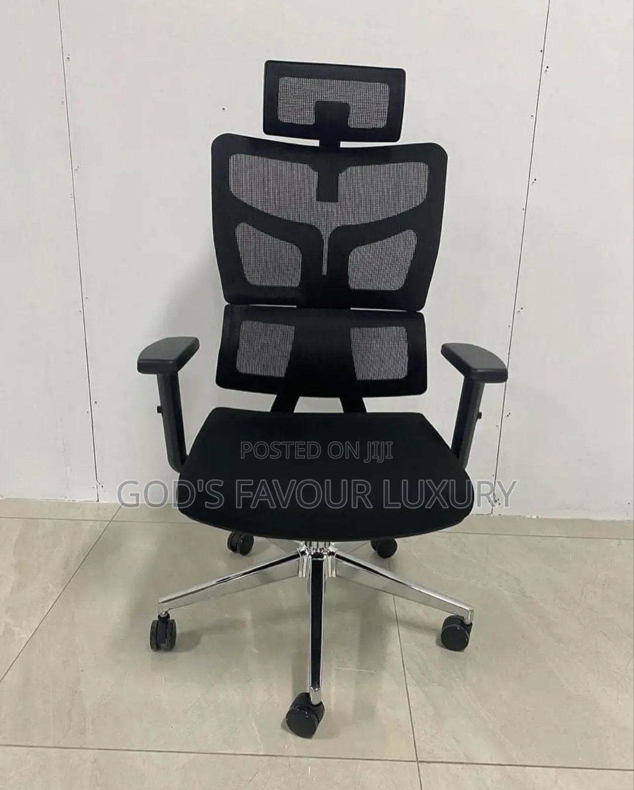 Executive Swivel Mesh Office Chair.