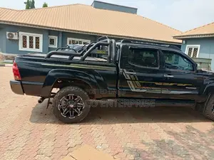 Rolling Boot Cover With TRD Off-Road Spoiler