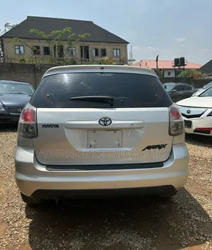 Photo - Toyota Matrix 2004 Gray