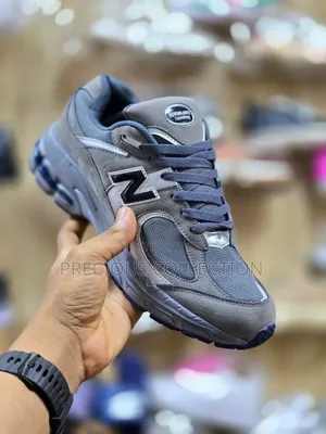 Unisex New Balance Sneakers With Lace