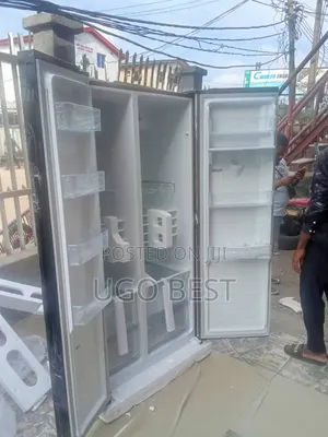 Hisense Side by Side Mirror Fridge With Dispenser
