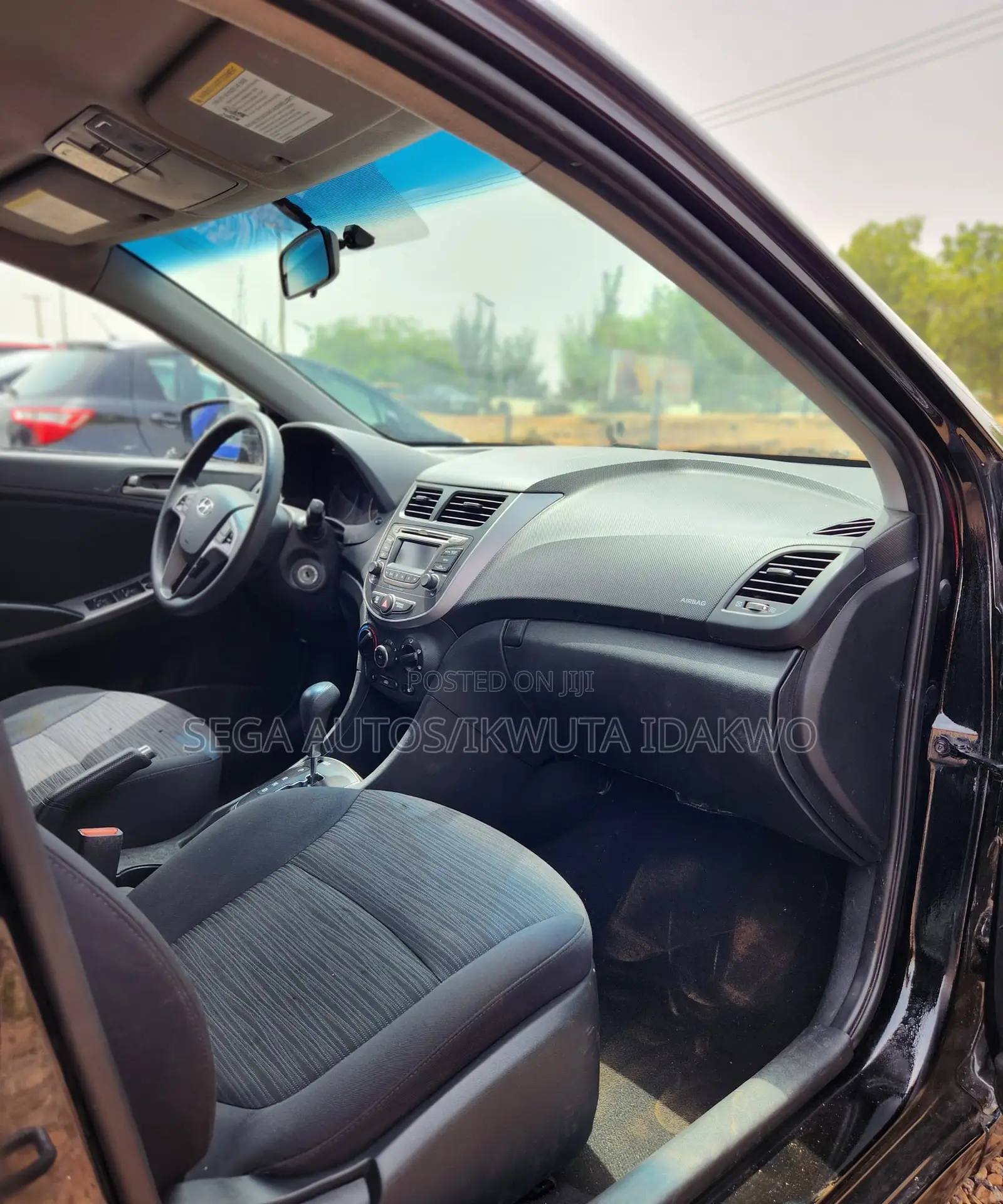 Hyundai Accent SE Hatchback 2016 Black