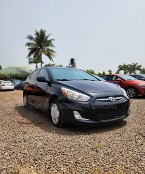 Hyundai Accent SE Hatchback 2016 Black